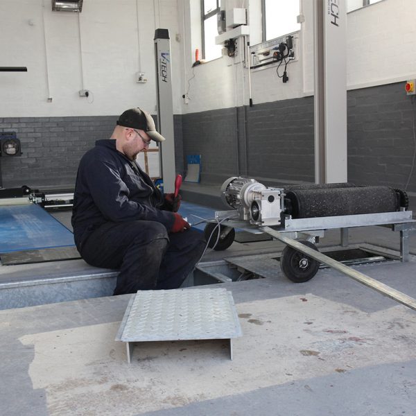 Class 4 MOT Bay - Grip Tyres, Bicester 17