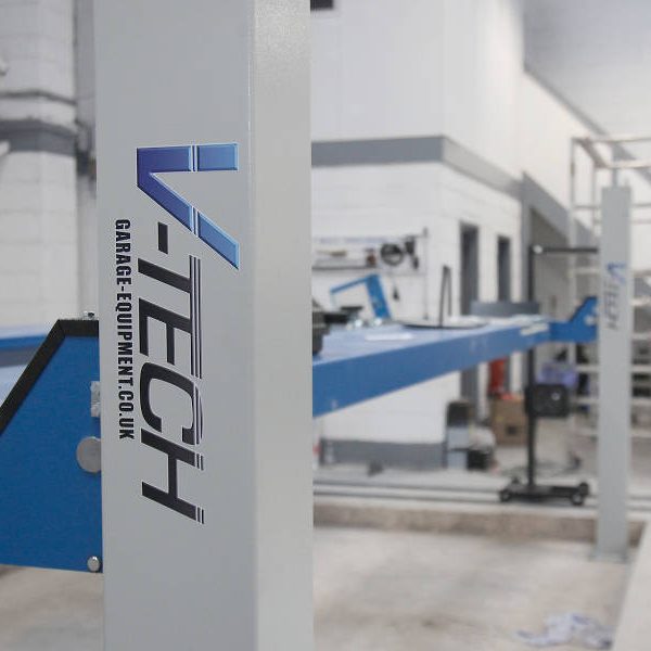 Solihull Service Centre - two postlift